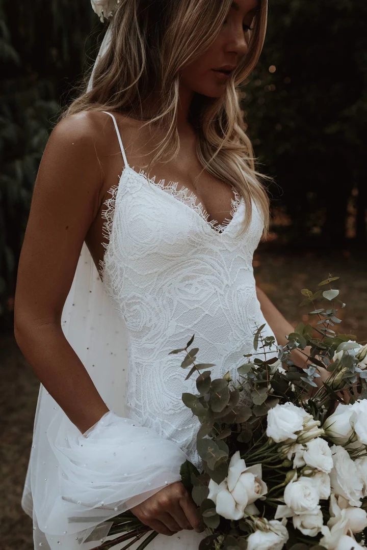 Robe de Mariée Simple et Élégante Bohème 5 robe mariee boheme chic dentelle 63bb7eaf 2958 4b7b bafb 8f4c60b193ab 720x
