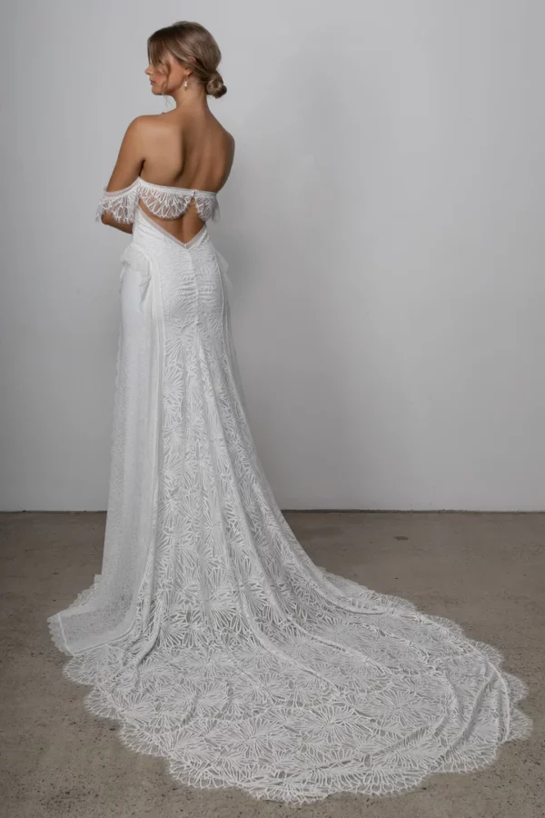 Robe de Mariée Bohème Longue 10 robe mariee boheme luxe dos nu 720x
