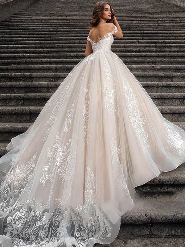 Princesse Magnifique Robe de Mariée Luxe 4 robe de mariee princesse epaule denudee 4 turbo b6ae32d8 244c 4df2 a5bd b54bc942dc4e 448965 5000x