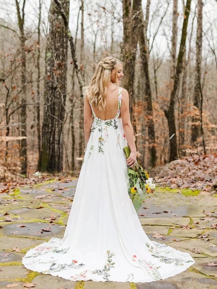 Robe de Mariée Romantique Bohème Fleures Brodées 2 Robe de Mariée Bohème Esprit Libre