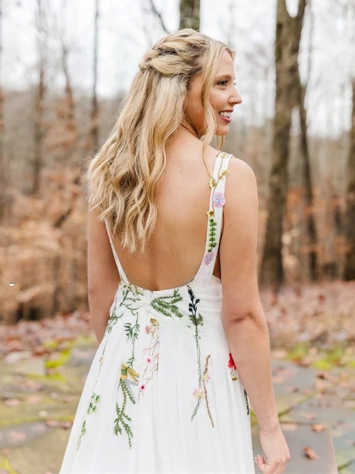 Robe de Mariée Romantique Bohème Fleures Brodées 3 Robe de Mariée Bohème Esprit Libre