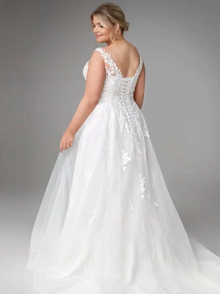 Robe de Mariée de Grande Taille 2 Robe de Mariée de Grande Taille – Image 2