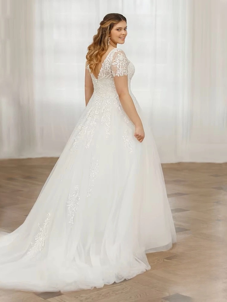 Robe de Mariée Femme Petite et Ronde 2 Robe de Mariée Femme Petite et Ronde – Image 2