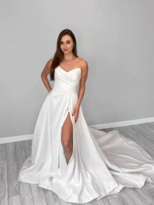 Robe de Mariée Simple à Longue Traîne