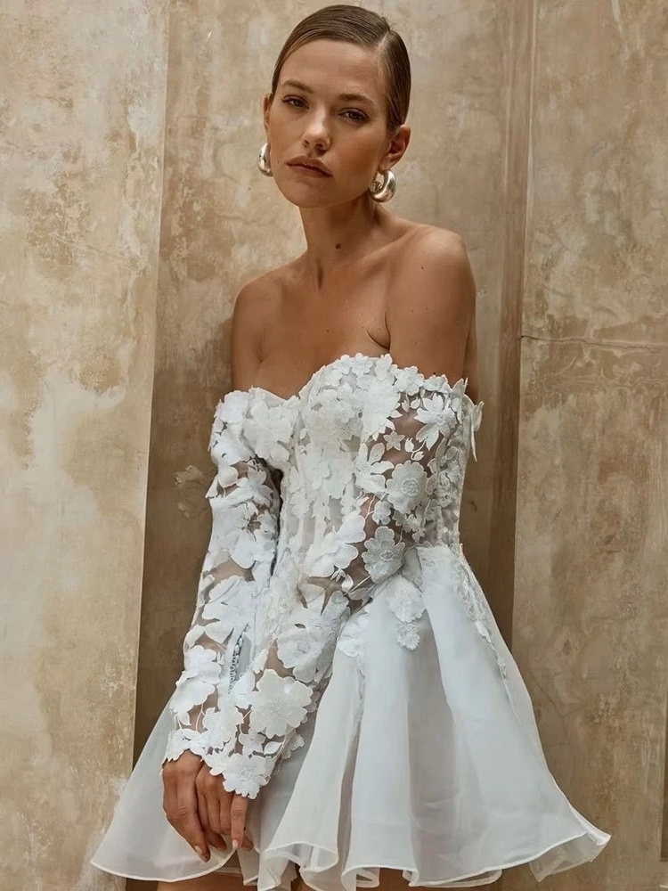 Dentelle Robe de Mariée Courte 3 Dentelle Robe de Mariée Courte – Image 3