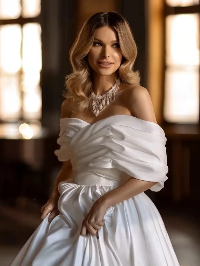 Robe de Mariée Simple pour Mariage Civil Grande Taille 3 Robe de Mariée Simple pour Mariage Civil Grande Taille – Image 3