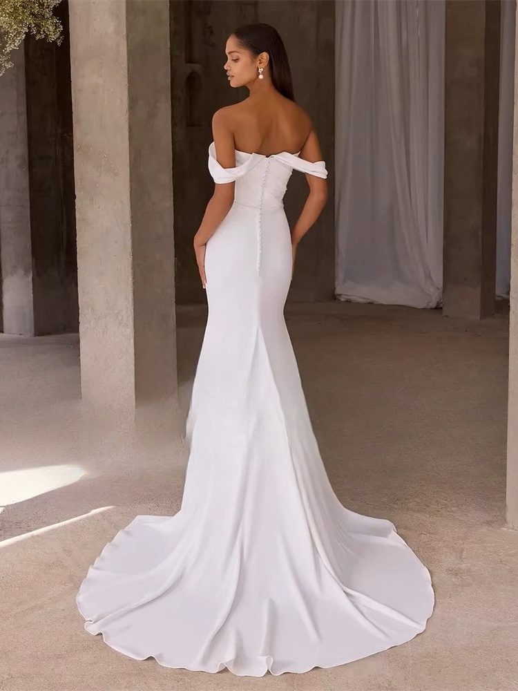Robe de Mariée Simple Manches Longues 2 Robe de Mariée Simple Manche Longue
