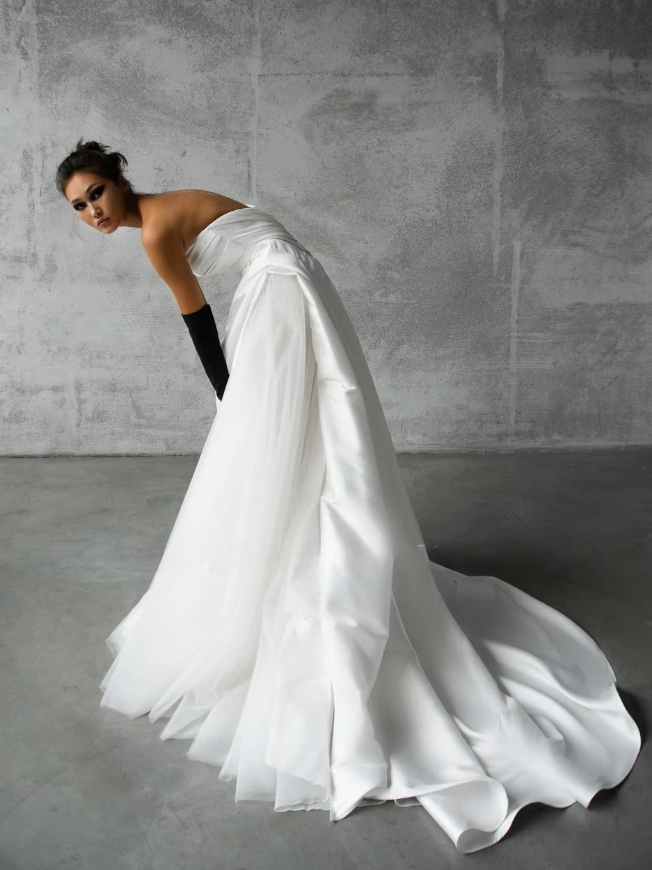 Robe de Mariée Simple et Belle 3 Robe de Mariée Simple et Belle – Image 3