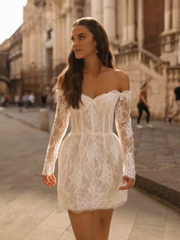 Robe Courte de Mariée en Dentelle 3 Robe Courte de Mariée en Dentelle – Image 3