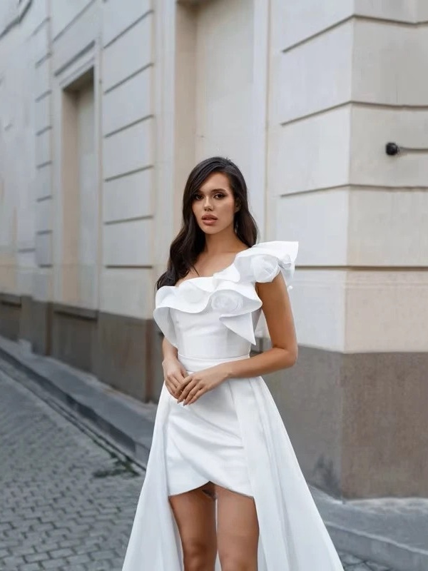 Robe de Mariée Courte et Originale 3 Robe de Mariée Courte et Originale – Image 3